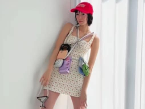 「天使だ」佐藤栞里、レアな美脚ショットに反響の声続出！ 「スタイルよすぎるよううう」「足長ーい」