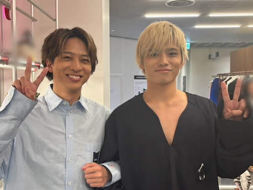 timelesz・篠塚大輝、“国民の元カレ”イケメンと密着ショット披露！ 「おれもそんなん言われたかった」