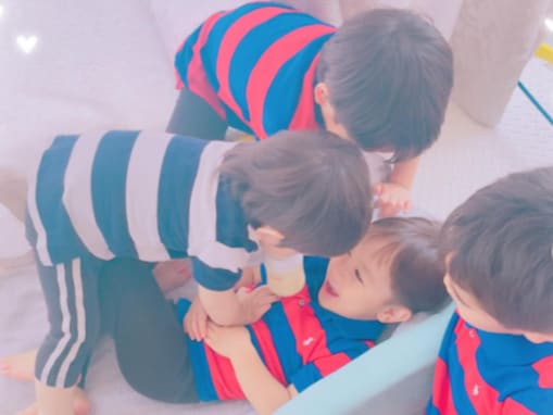 平愛梨、4男児と過ごす週末のプライベート写真「めちゃくちゃかわいいけど大変そう」「大きくなりましたね」