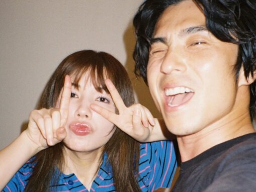 中尾明慶＆仲里依紗、結婚12年を“エモすぎ”自撮りで報告「最高のご夫婦」「2人ともビジュ大爆発してる」