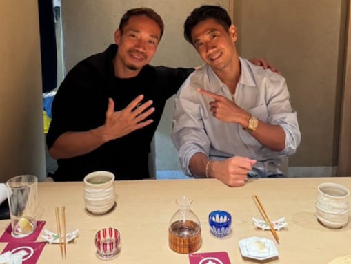 「目立ち過ぎる」長友佑都、“兄弟”とのプライベートショットを公開！ 「周りにバレないんですかね」