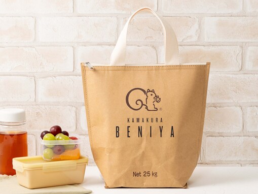 素材はクラフト紙!? クルミッ子でおなじみ「鎌倉紅谷」が小麦粉の袋をモチーフにした保冷バッグ発売