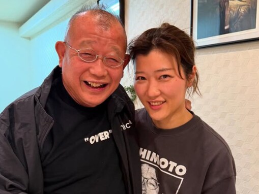 「法律に反していますか？」ヒコロヒー公開の“一途な男と女”ショットに反響「ギリアウト」「幸せそー」