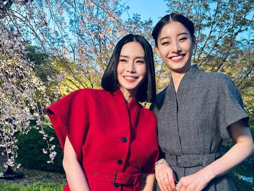 中谷美紀、流ちょうなフランス語を話すレアな姿＆新木優子との2ショット公開「凄い何カ国語話せるの」
