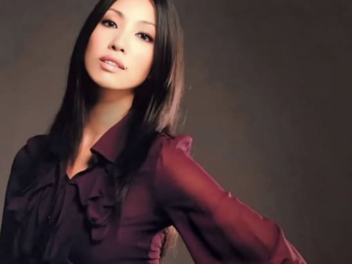 「東洋的で魅力的」アンミカ、15年前？ の色っぽショットに反響の声続出！ 「髪を下ろすと、色っぽい」