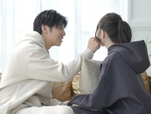 「可愛いが隠しきれてません」再婚した黄皓、妻がモデルに初挑戦「横顔も綺麗」「顔つき変わりましたね」