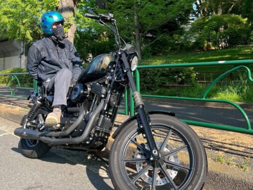 木村拓哉、バイクにまたがるプライベートの？ イケメン姿「車とは体感出来る事がひと味違って良い感じ」