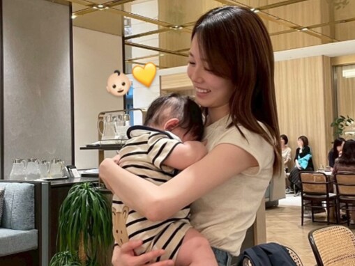 「癒された」元ボンビーガール・川口葵、赤ちゃんを抱っこする姿に「母になったらこんな感じ」の声！