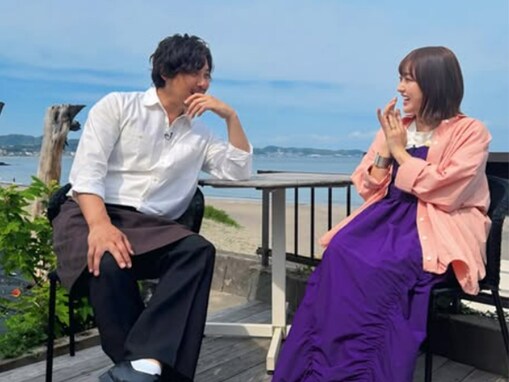 「旦那さん嫉妬しそう」菊地亜美、アルピー平子との“黄昏れ”ショットに反響！ 「カッコよすぎる」