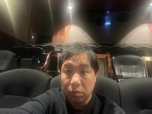 「なんでこんな画質メルヘンやねん」霜降り明星・せいや、映画館で貸し切り状態に⁉ 「怖かったぁ」