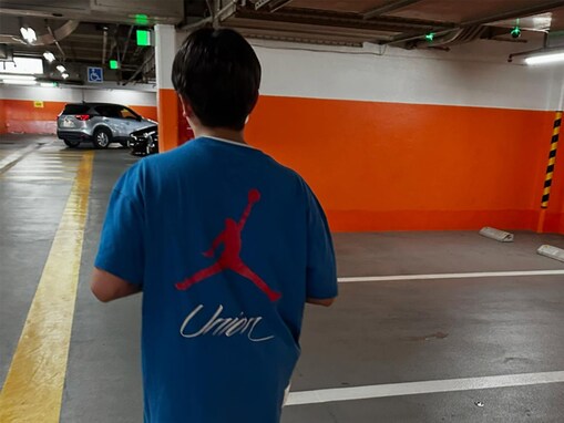 「愛ですな」庄司智春、13歳長男の後ろ姿を公開！ 愛のあふれるコメントに「泣かされるなぁ」の声