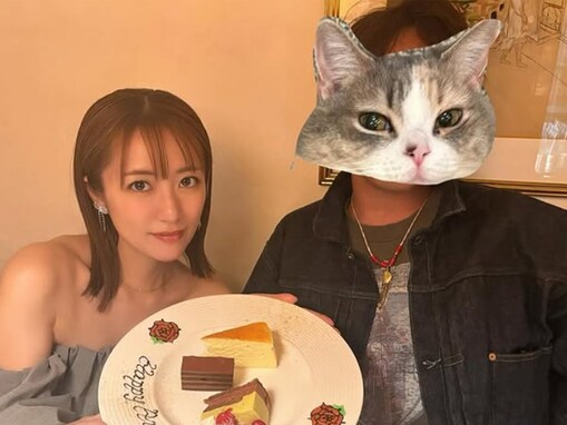 高橋みなみ、夫婦ショットで結婚記念日を報告！ お祝いに来た芸人のまさかの行動に「なんなのぉー」