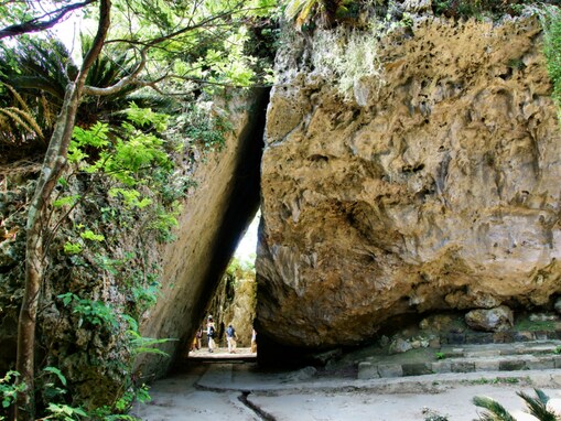 「神秘的な場所があると思う都道府県」ランキング！ 2位「沖縄県」、1位は？