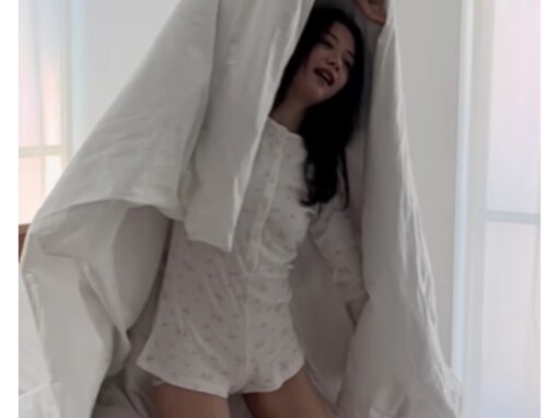 「芦田愛菜ちゃん？」森香澄、圧巻美脚際立つパジャマショットに大反響！ 「あざと可愛い」