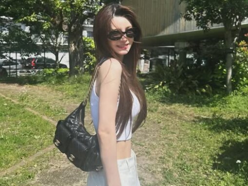 ダレノガレ明美、圧巻スタイル際立つほっそりウエストを披露し大反響！ 「夏始めました」