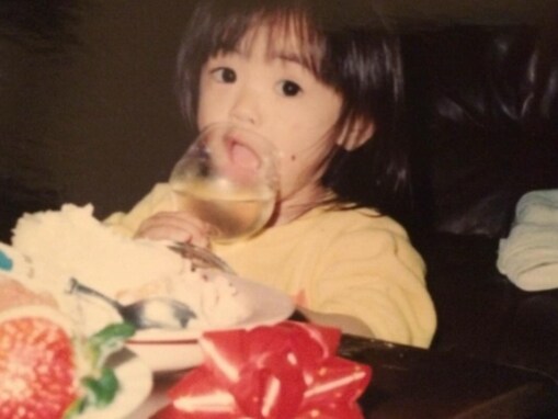 「既に美人ですね」倉科カナ、自身の幼少期ショットを公開！ 「小さい頃から鬼可愛い」