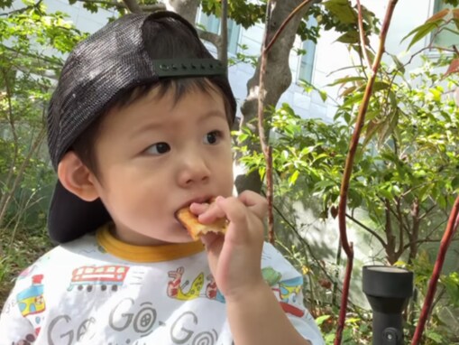 「赤ちゃんから確実に少年へ移行中」黒木啓司、息子の成長した姿を公開「ふとした表情がお兄ちゃんに」