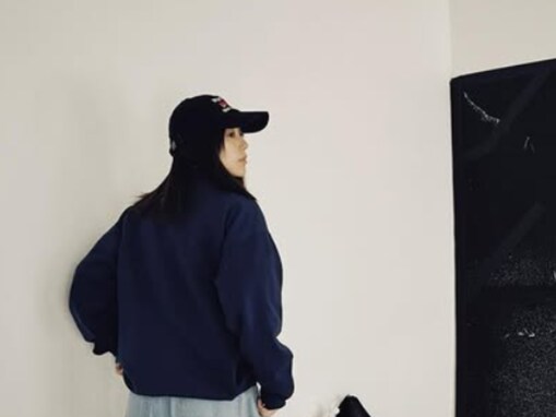 有村架純、キャップ姿のオフショットを公開し話題に！ カジュアルなレアショットに大反響