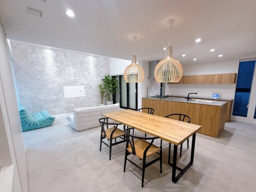 「モデルハウスみたい」パンサー尾形の妻・尾形あい、豪華な新居を公開！ 「すてき」「見学しに行きたい」