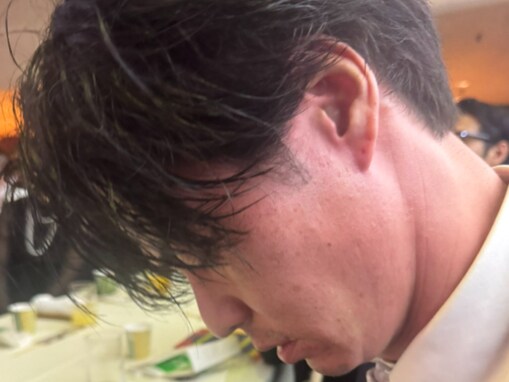 「1人眠るサイコパス」人気芸人、結婚式中の居眠りを告発!? 本人は「風邪気味やったんよ？？」と弁明