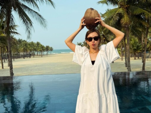 「いつまでもきれい過ぎ」加藤あい、貴重な家族旅行の様子を公開！ 「美人やな〜」「おちゃめな姿」