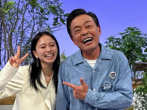 「本当の親子みたい」山本舞香、“芸能界のお父さん”とのツーショット公開！ 「世界一かわい〜」