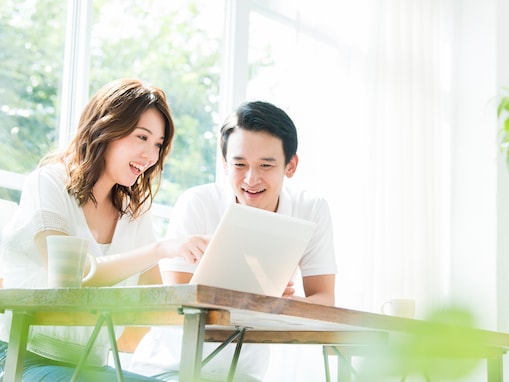 夫婦の意思統一は「夜8時にテレビ見ながら」。“8人子育て”オトクサ家の「ゆるい」中学受験