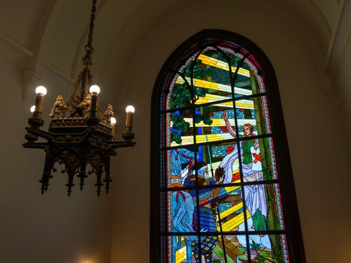 「仕事ができそうな人が多いと思う日本の大学」ランキング。2位「慶應義塾大学」、1位は？