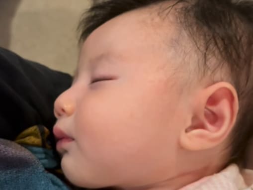 「こんな綺麗な赤ちゃん見たことない」黄皓、娘の“Airちゅぱちゅぱ”動画に「美人さん間違いなし」の声