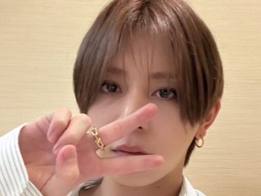 「いや顔良すぎてわらう」山田涼介、“上手になった”自撮りに反響「ほまに口可愛い、むり」「顔が良い」