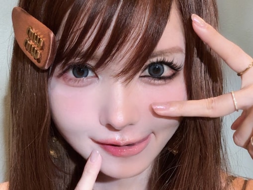 「脳みそバグる」益若つばさ、“半顔ギャルメイク”に「ちょっと怖い」「平成再現って感じですごい！」反響