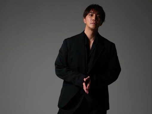 「ほんとにお洒落でかっこいい」成宮寛貴、オールブラックのショットに反響！ 「大人の雰囲気で素敵」