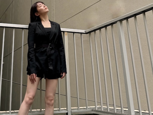 「神が与えし美しさ」久間田琳加、“国宝級”の美脚を披露「足、長過ぎ」「スタイルも良くて…」
