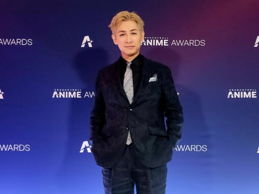 「アニメの世界の人かと」ディーン・フジオカ、金髪＆黒スーツ姿にファン歓喜！ 「金髪お似合いです」