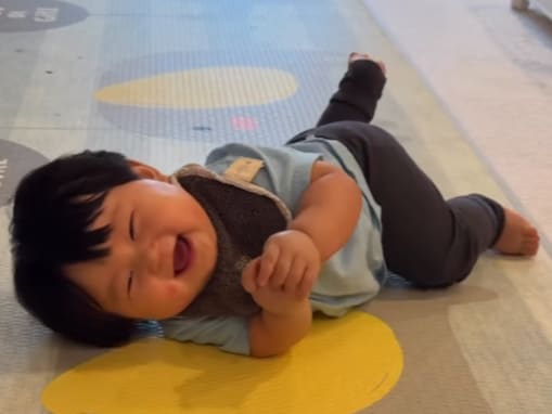 黒木啓司、「ちょっとクセが強い」子どもの“ハイハイ”公開！ 「なかなか個性的」「親方かわいい」