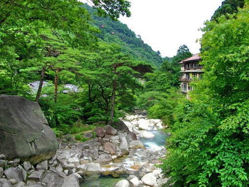 大阪から日帰りで行きたい「三重県の温泉地」ランキング！ 2位は「湯の山温泉」、1位は？