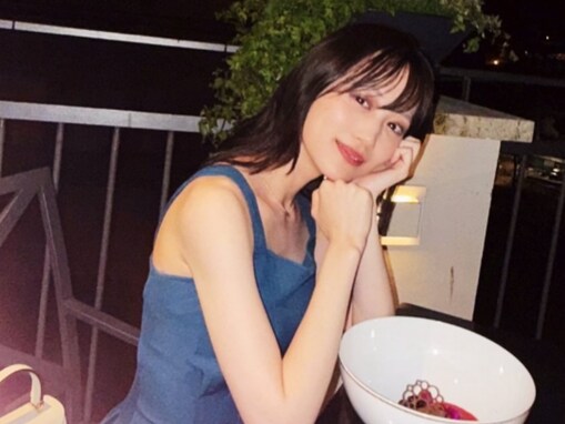 山下美月、ほっそり二の腕が際立つ夜のプライベート？ ショットに「いい女すぎるわ」「とんでもない」の声！