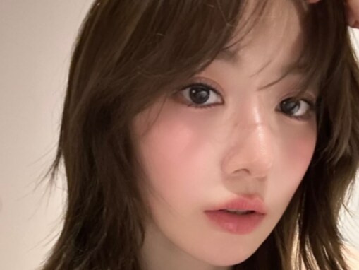 「完璧すぎて言葉出ない」宮脇咲良、キャミ姿のプライベート？ ショット公開「綺麗で可愛くて最高かよ」