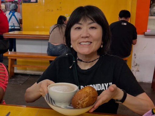 「いい顔している」光浦靖子、最新ショットに反響「若い！！生き生きしてる」「人生を楽しんでますね」