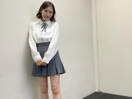 「ほんとに産後ですか」人気お笑い芸人の元アイドル妻、圧巻の美脚に「ママに見えない」「スタイルよすぎる」の声