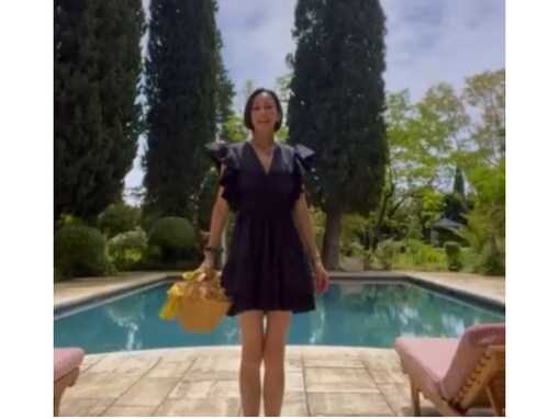 「お若い」56歳・中村江里子、ミニスカワンピから美脚を披露し話題に！ 「ずっと憧れの存在です」