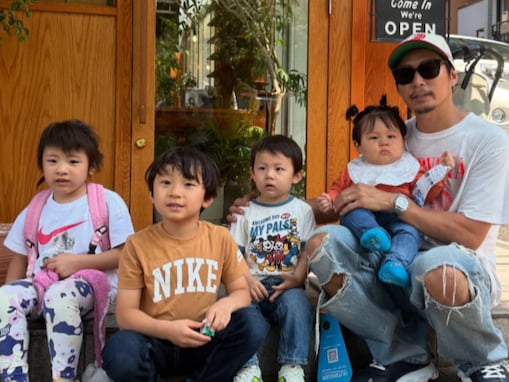 「みんなパパにそっくり」黒木啓司、子どもたち集合ショット公開「ずいぶんお姉ちゃんになりましたね」