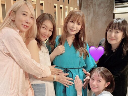 「これは安産間違いなし」妊娠中の中川翔子、菅野美穂＆清野菜名らとの集合ショット公開！