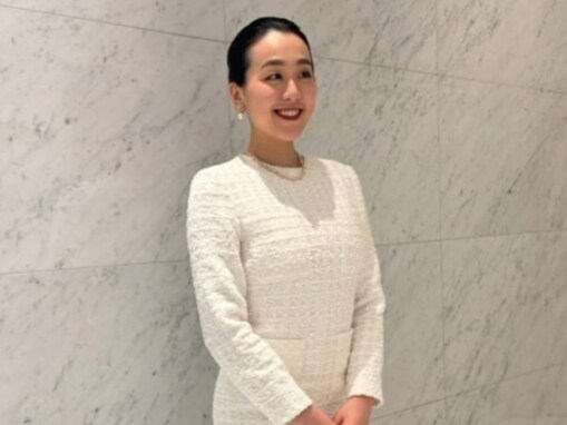 「なんて美しくて高貴で上品で」浅田真央、美脚見せ白ドレス姿に「品格と優しさが溢れています」絶賛の声