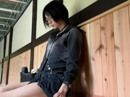 「全てにおいて目の保養」柴咲コウ、レア過ぎる美太もも際立つ美脚ショット公開「自撮りたくさん嬉しい」