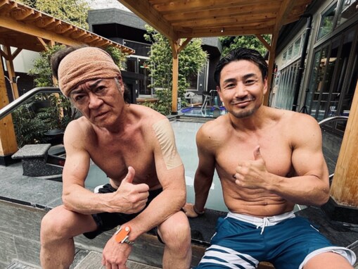 「筋肉すごい」魔裟斗、62歳大物俳優とのツーショットに反響！ 「これは激アツ」「カッコいい」