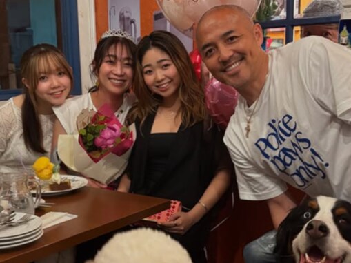 「Happy familyですね」小野伸二の美人妻、誕生日の家族ショット公開！ 「美しいです」「おめでとう」