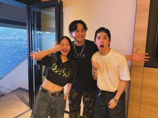 「この3ショット激アツ」山下健二郎、山本舞香＆マイファスHiro夫婦とのスリーショットを披露！