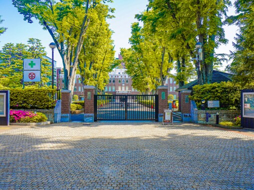 私立大学群「成成明学」の中で最もお金持ちなイメージがある大学ランキング！ 2位「成蹊大学」、1位は？
