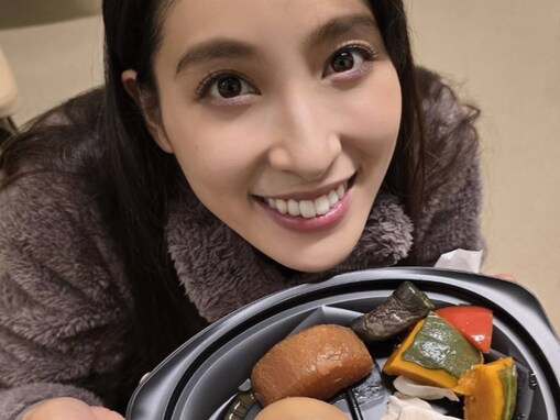 「お美しい！」土屋太鳳、“マクベス夫人メイクで名古屋の美味しさ”公開「面白い」「笑顔、素敵」